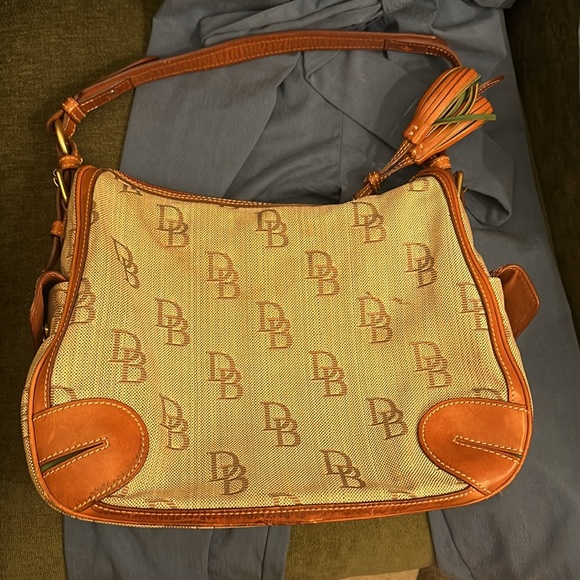 Vintage Dooney Bourke handbag with lots of leather, brass, tassels - Picture 2 of 9